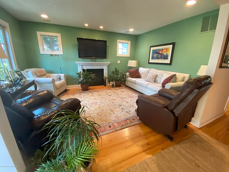 401 Garfield Ave — Photo 18