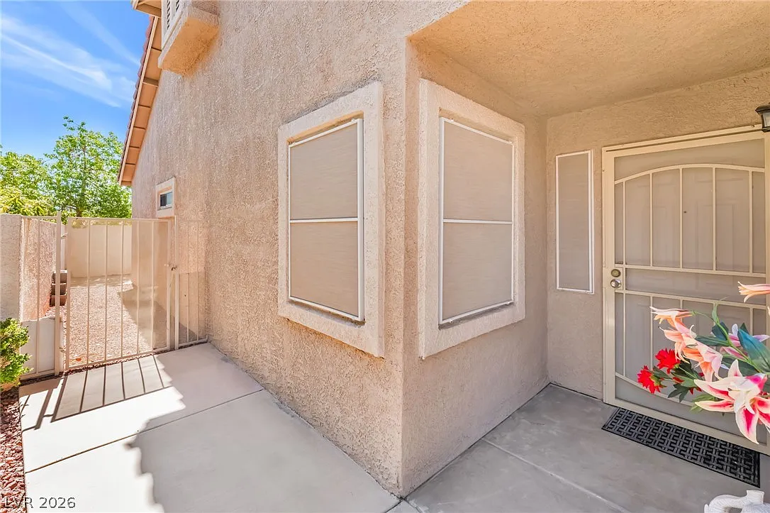 2 bed, 2.0 bath, 1387 sqft, $1,900 — Photo 3