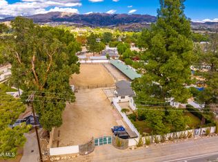 21125 Chatsworth St, Chatsworth, CA 91311