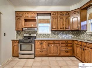2114 S 46th St, Omaha, NE 68106