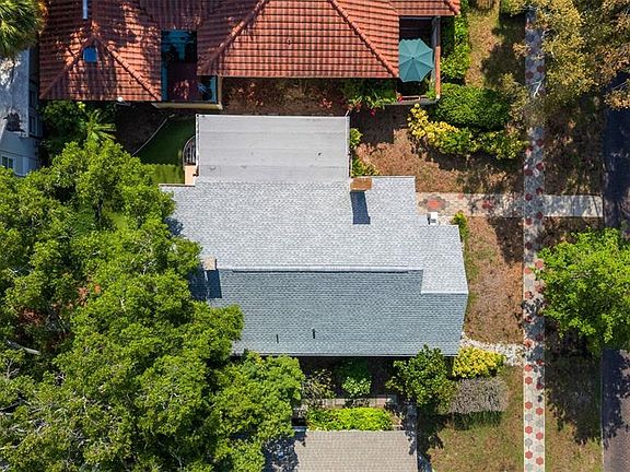 3rd image of 205 12TH AVENUE N