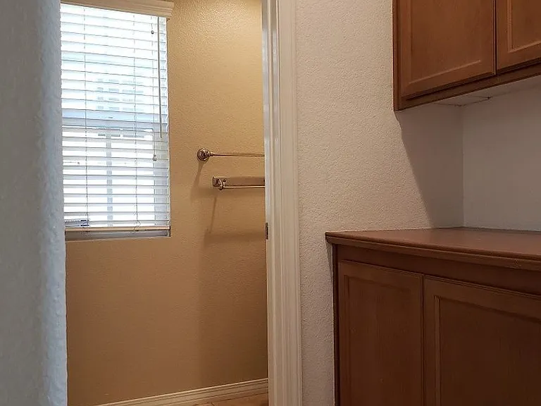 730 Nile River Dr — Photo 4