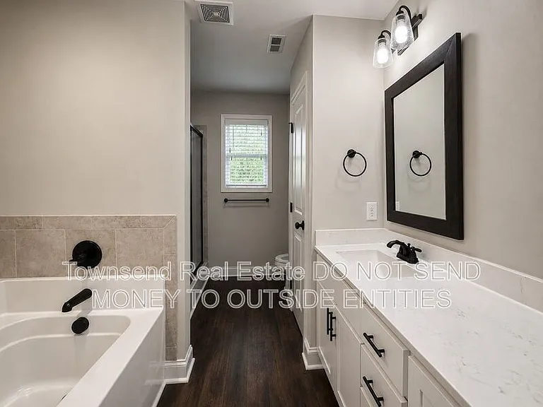 621 Blawell Cir — Photo 21