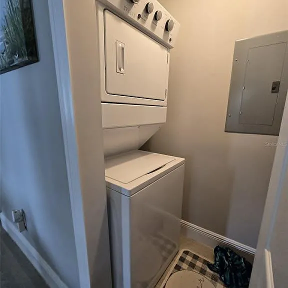 244 Lexington Dr — Photo 12