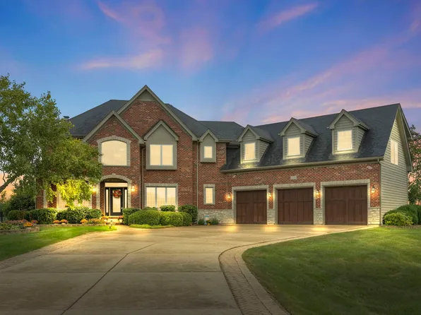 5085 Half Round Rd, Oswego, IL 60543