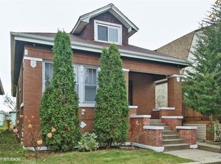 5243 W Addison St, Chicago, IL 60641