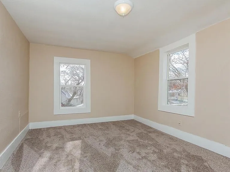 1118 2nd Ave SW — Photo 7