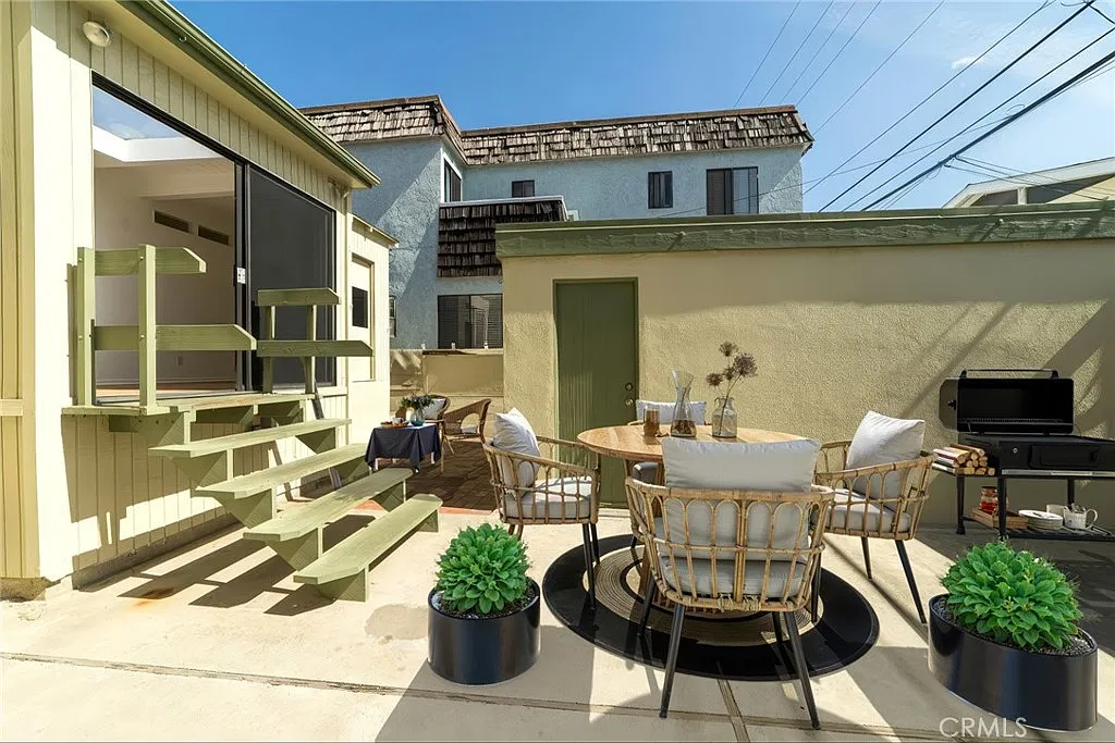 2 bed, 816 sqft, $5,995 — Photo 3
