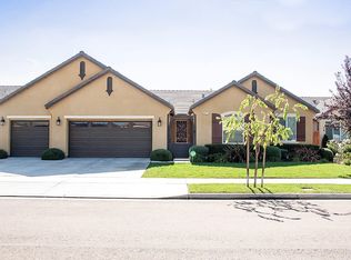 6411 W Lark Ct, Visalia, CA 93291