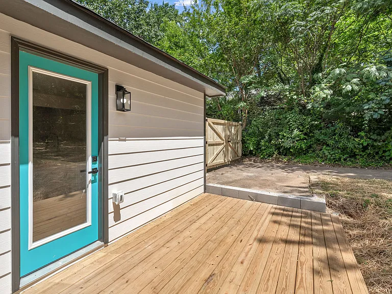 149 Edwards St NW — Photo 3