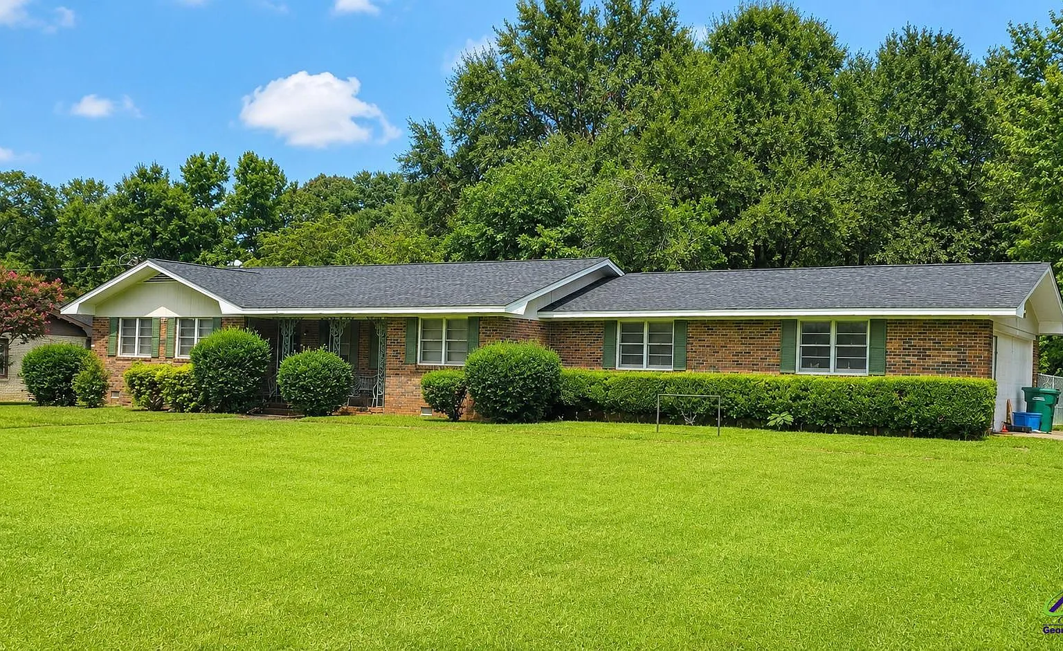 4 bed, 2.5 bath, 2396 sqft, $2,100 — Photo 1