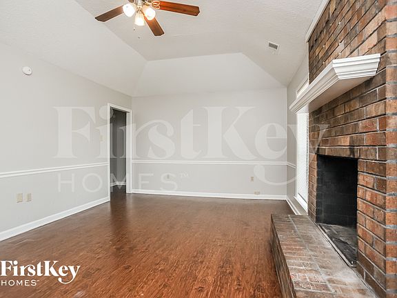 3rd image of 4834 Walden Glen Dr