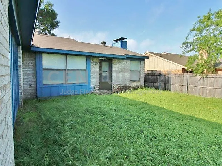 1019 Cedar Run Dr — Photo 10