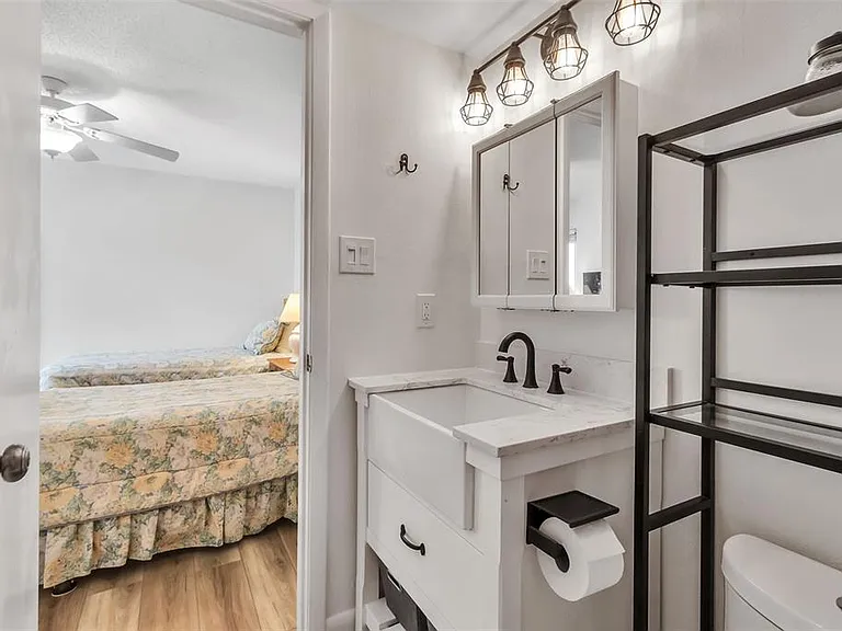 5224 Lake Village Dr #67 — Photo 29