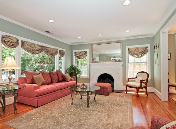 2nd image of 141 Massol Ave