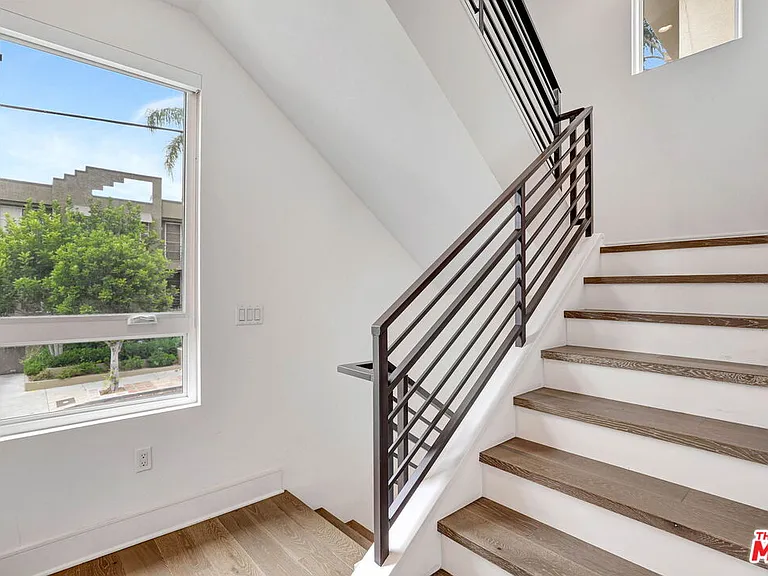 1414 1/2 N Stanley Ave — Photo 10