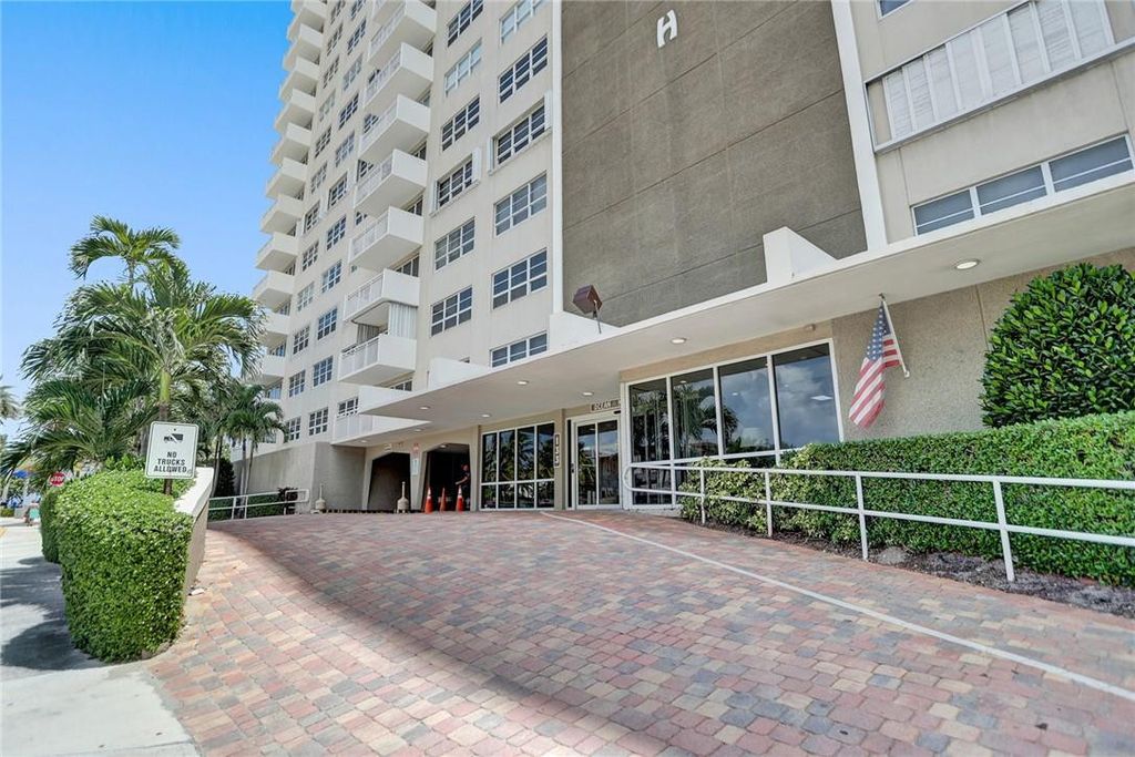 133 N POMPANO BEACH Boulevard #1103, photo 3