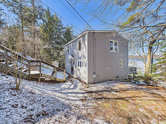 3rd image of 956 Memorial Drive