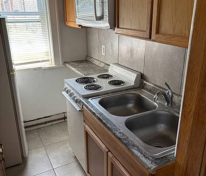 3300 Girard Ave S #14 — Photo 3