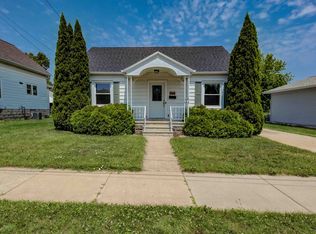 672 W 8th Ave, Oshkosh, WI 54902