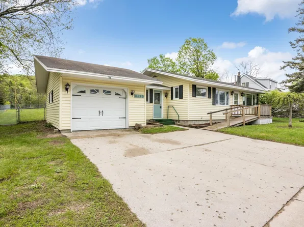 8695 S Maple City Rd, Maple City, MI 49664