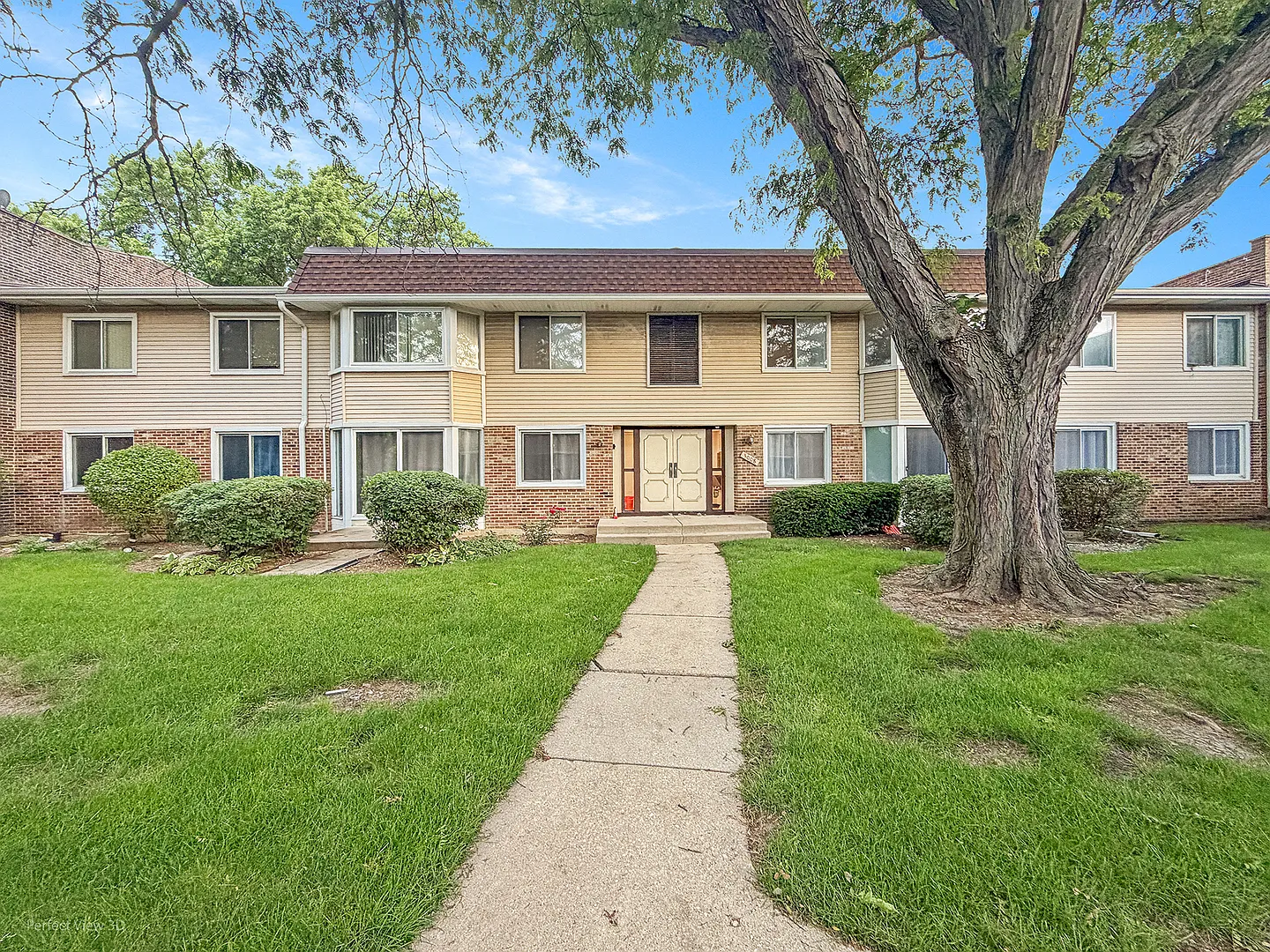 2 bed, 1150 sqft, $2,300 — Photo 1