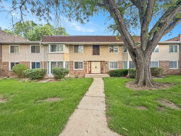3008 Roberts Dr, Woodridge, IL