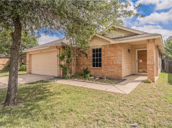 652 Rosario Ln, Fort Worth, TX 76108