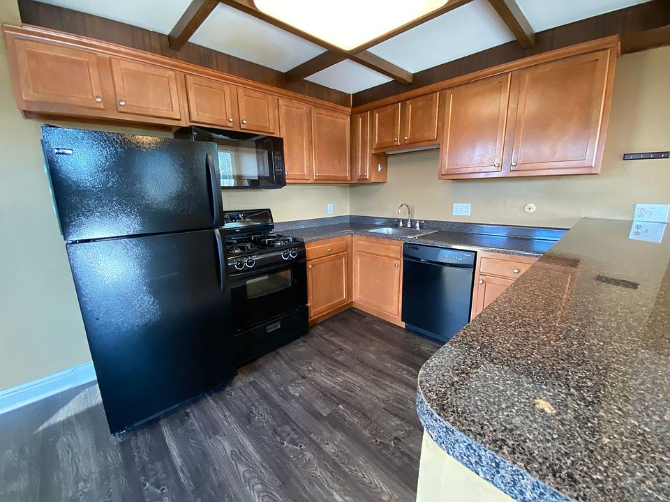1st image of 5938 Ellsworth Ave #238
