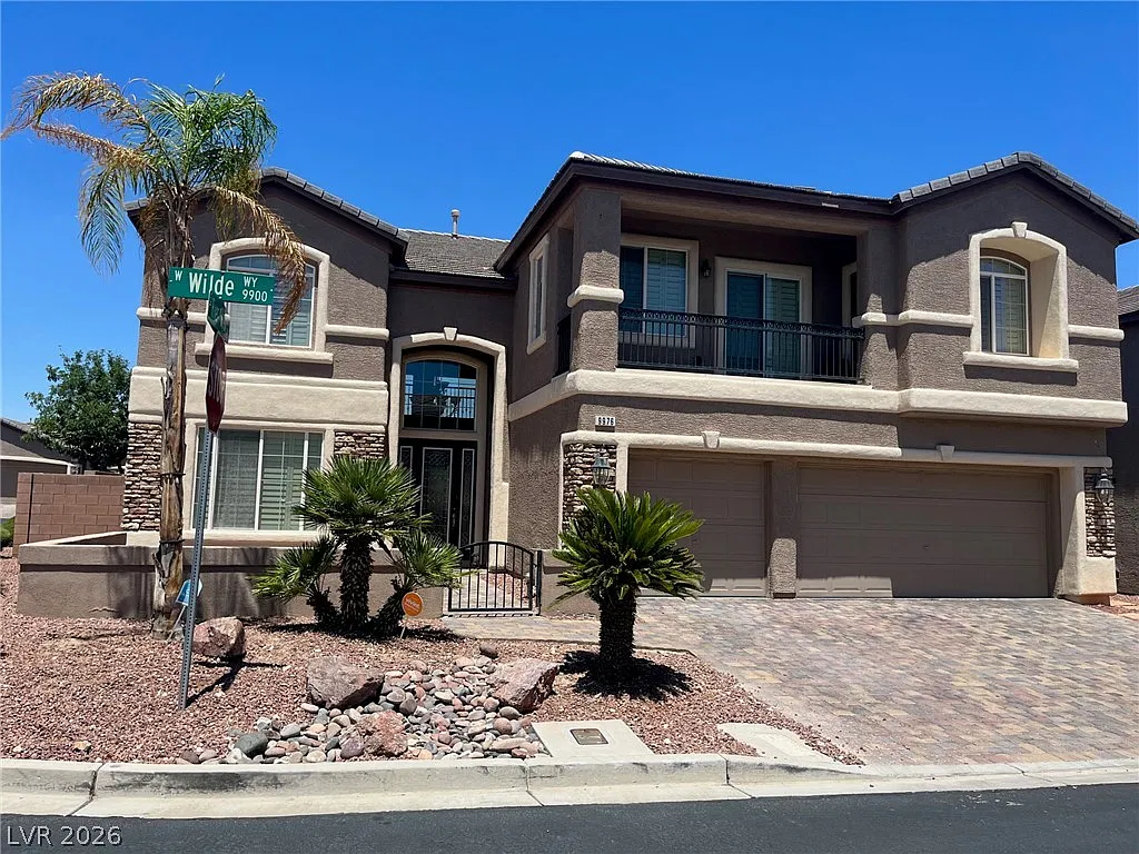 5 bed, 4.5 bath, 4202 sqft, $4,000 — Photo 1