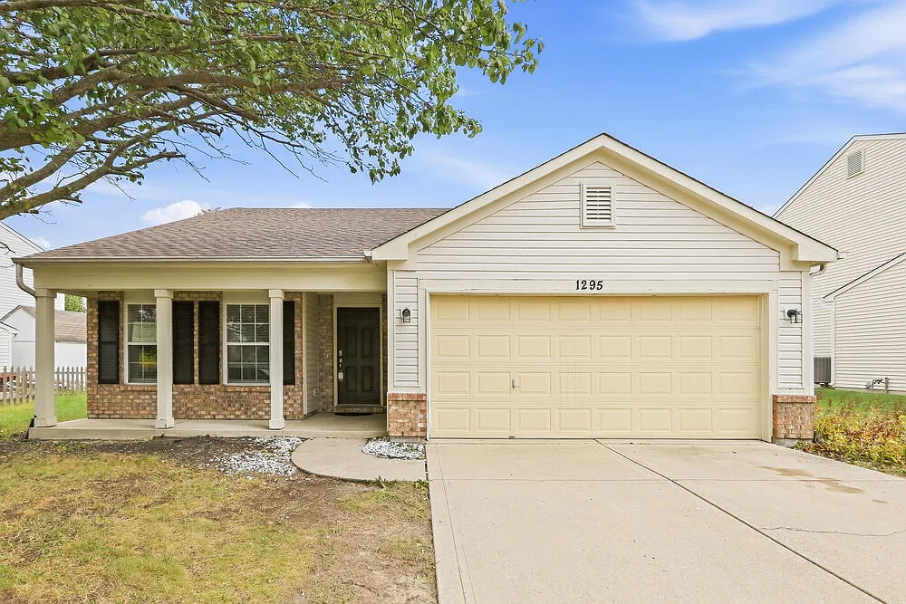 3 bed, 2.0 bath, 1562 sqft, $2,030 — Photo 1