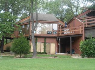 328 Hogan Dr, Lake Ozark, MO 65049