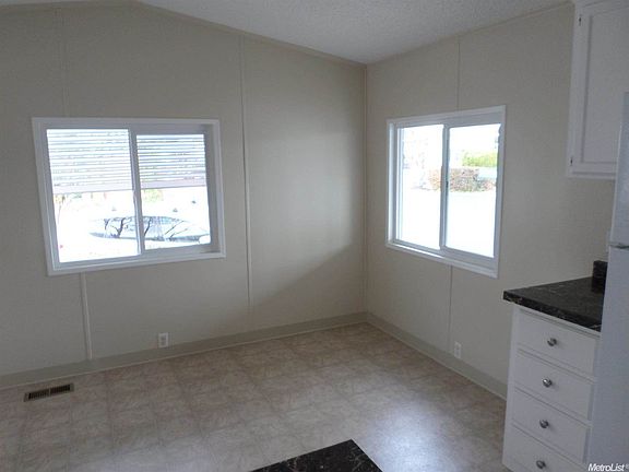 5th image of 284 Heritage Glen Ln