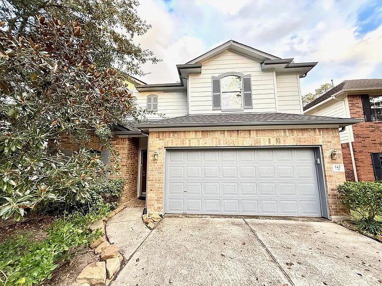 142 E Spindle Tree Cir — Photo 2