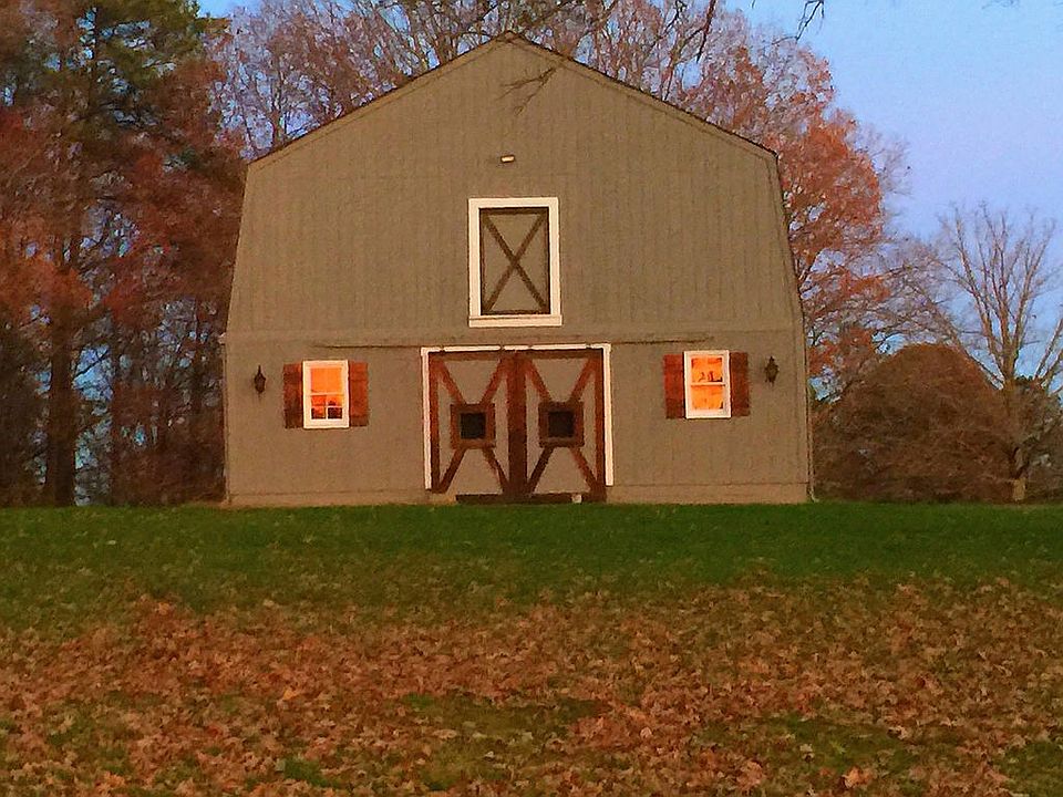 2nd image of 2375 Huguenot Springs Rd
