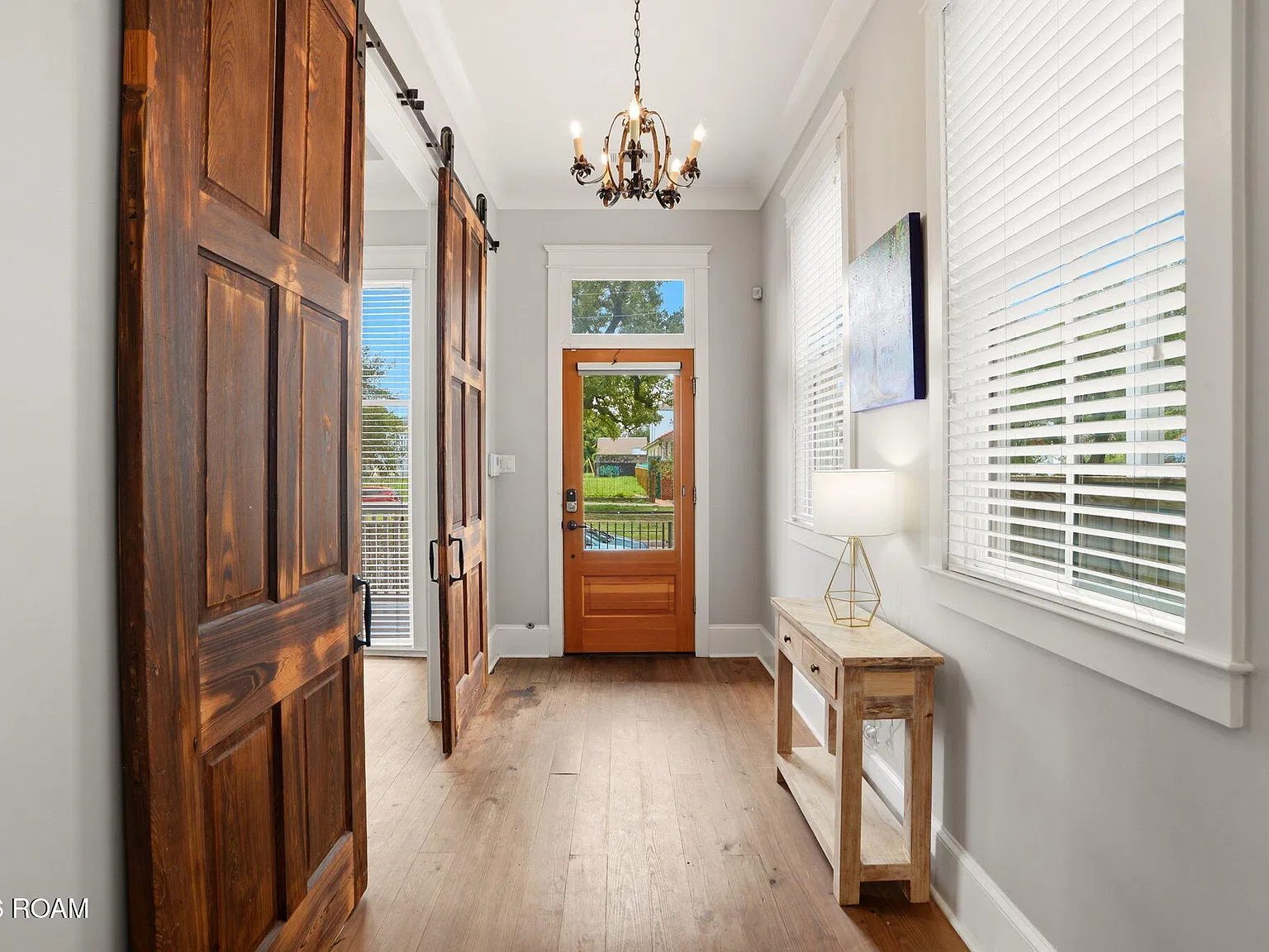 4 bed, 3.5 bath, 3217 sqft, $6,000 — Photo 2