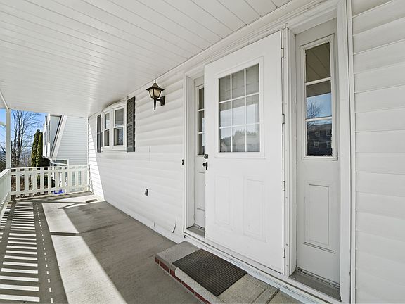 2nd image of 1151 Reynolds Rd