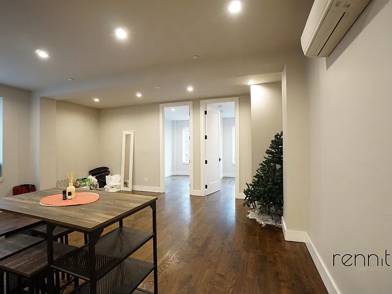1031 Montgomery St #2F — Photo 16