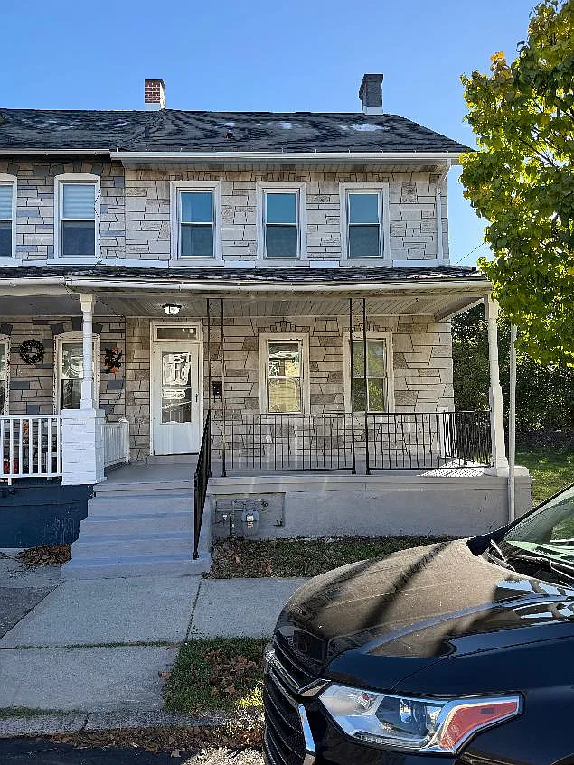 3 bed, 1798 sqft, $1,995 — Photo 1