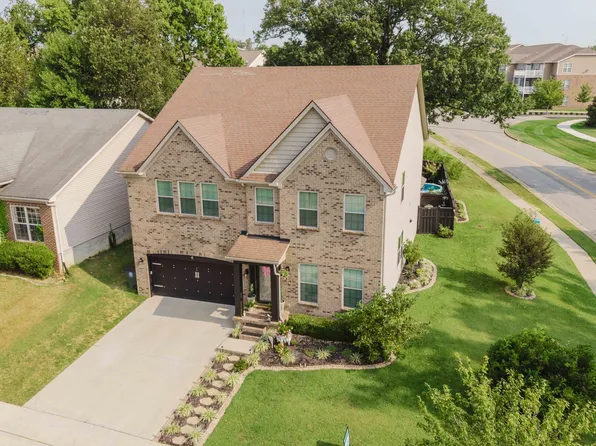 2401 Fieldrush Rd, Lexington, KY 40511