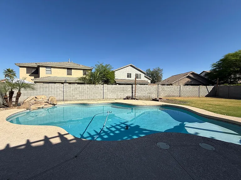 8014 W Pima St — Photo 35