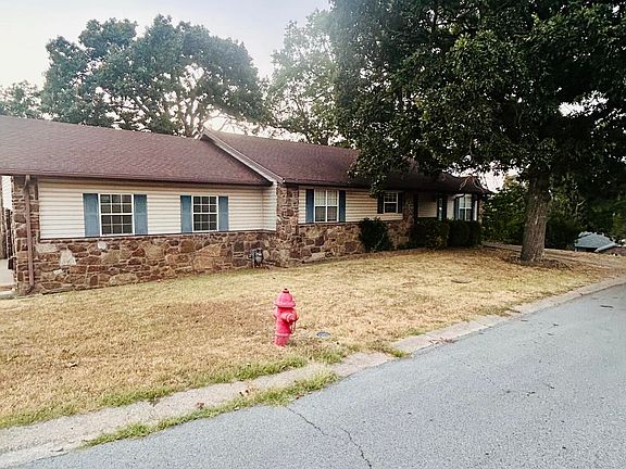 3rd image of 506 Sherry Dr