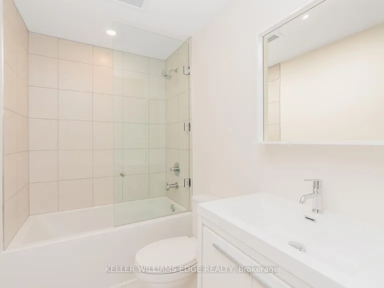 212 King William St #502 — Photo 14