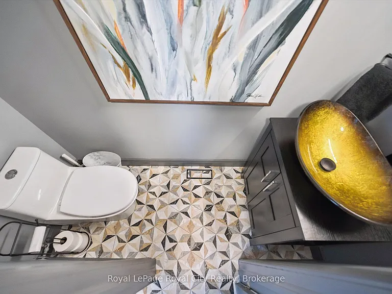 36 Emily St — Photo 14