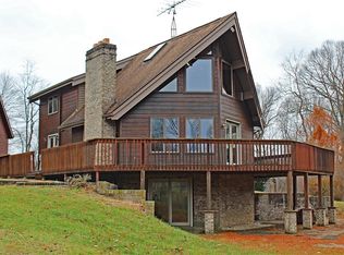 215 Lippizzan Dr, New Cumberland, WV 26047