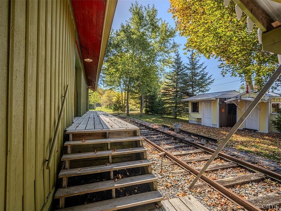 7th image of 6324 E Hill Rd