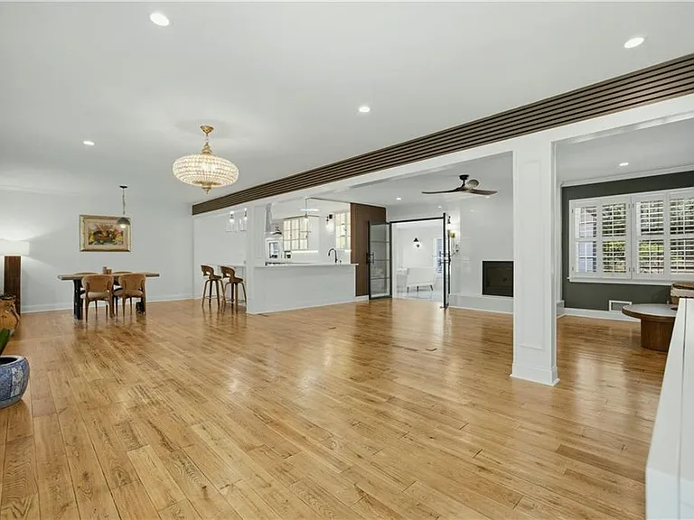2220 Spring Mill Cv — Photo 5