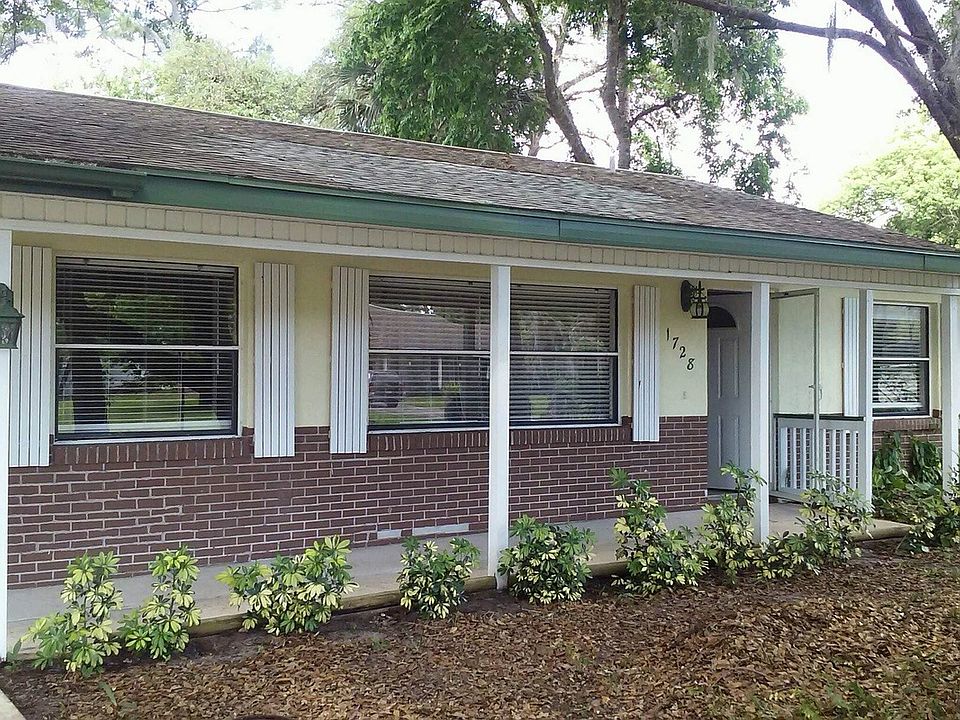 2nd image of 1728 Travelers Palm Dr