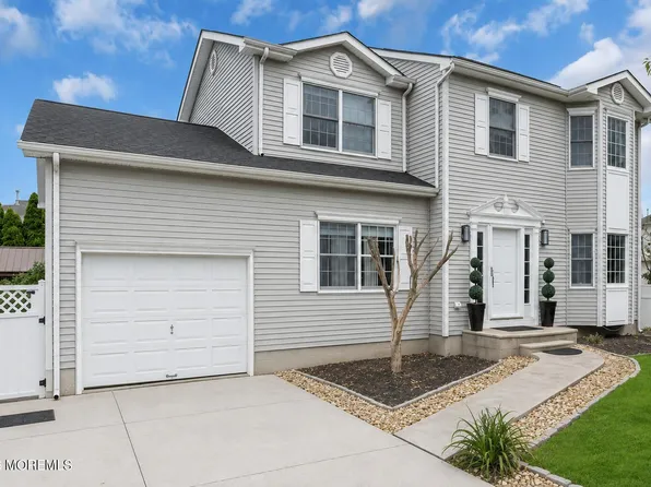 1233 Lawrence Avenue, Toms River, NJ 08757
