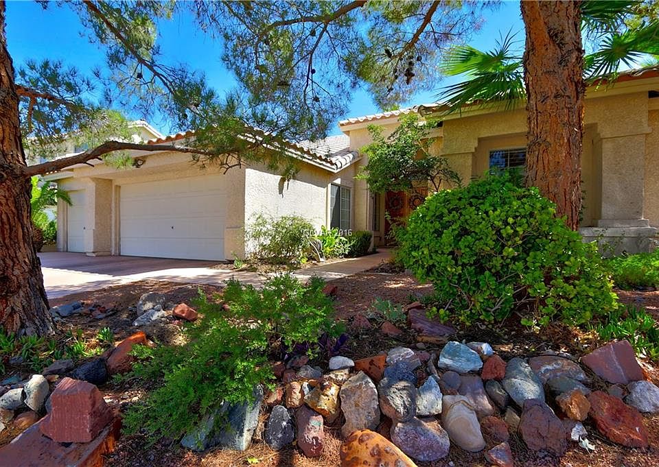 1st image of 3028 Saint Tropez St